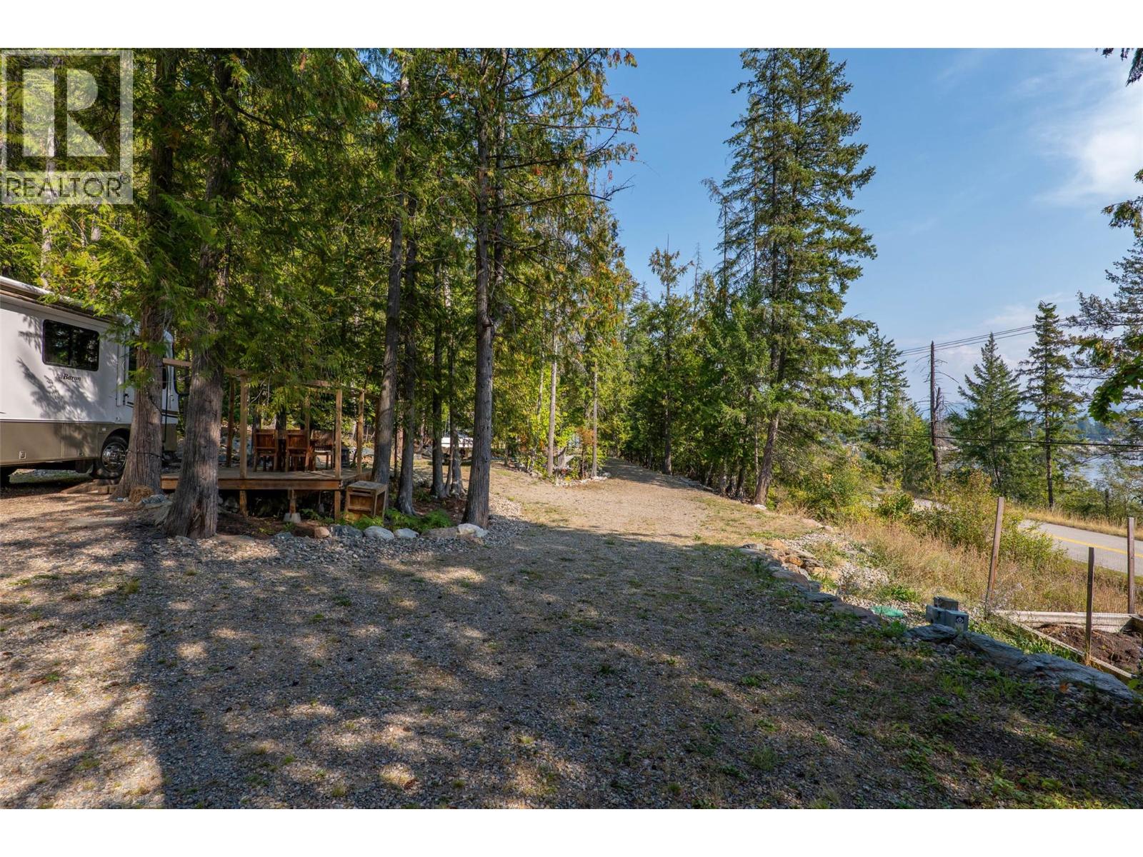 6677 Squilax-Anglemont Road, Magna Bay, British Columbia  V0E 1M7 - Photo 30 - 10396554