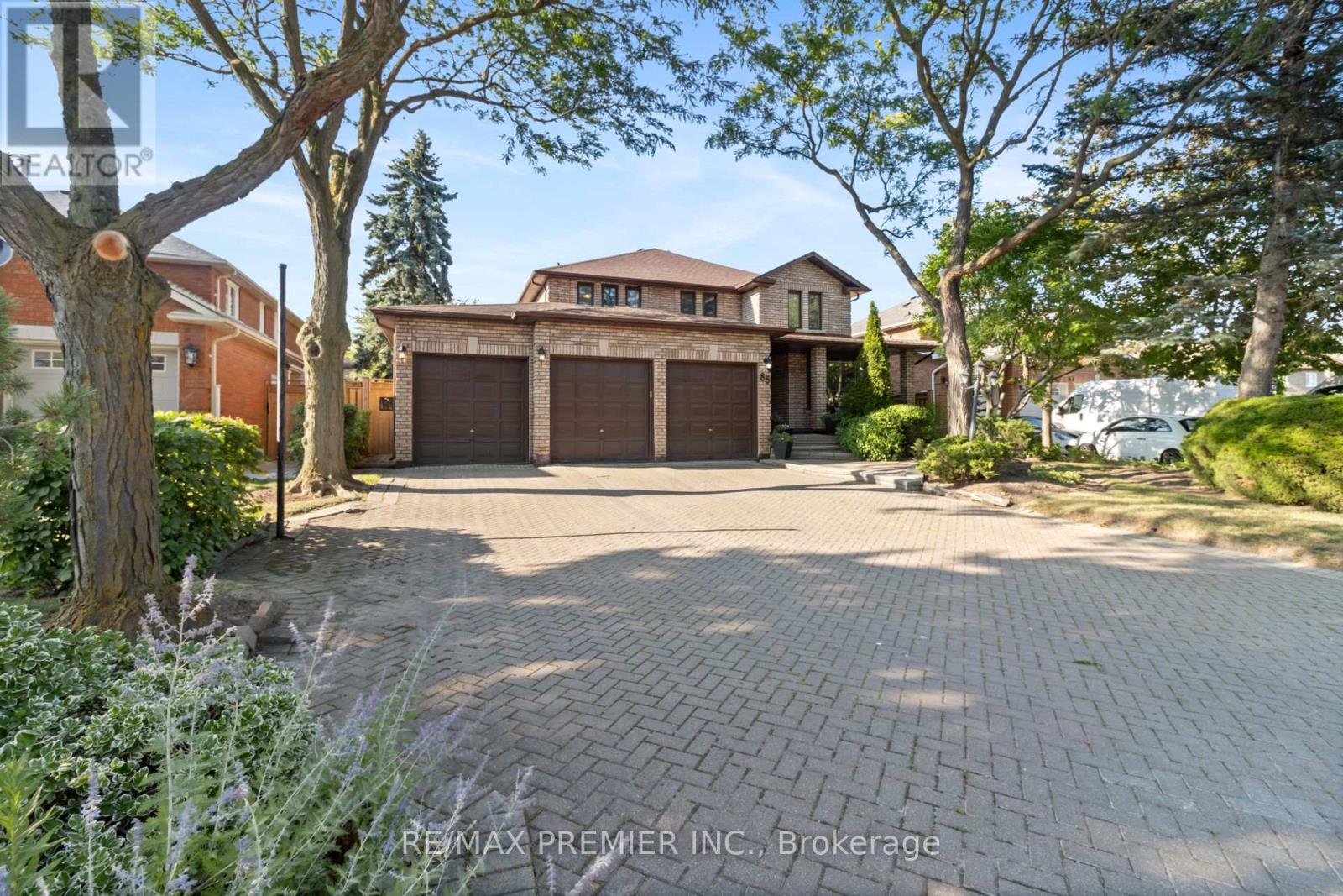 85 CALGARY GARDENS, Vaughan, Ontario