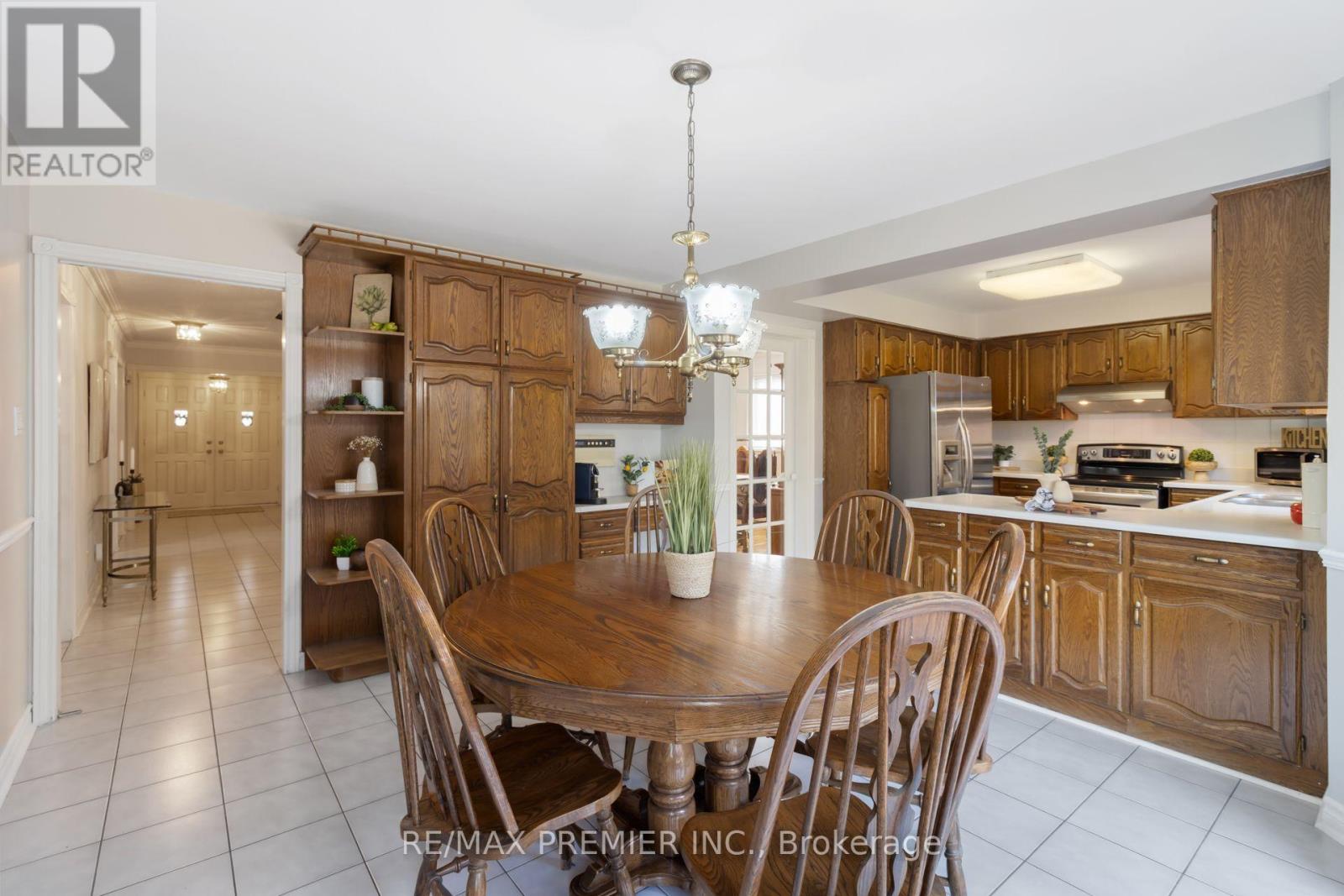 85 Calgary Gardens, Vaughan, Ontario  L4L 8B3 - Photo 19 - N13627216