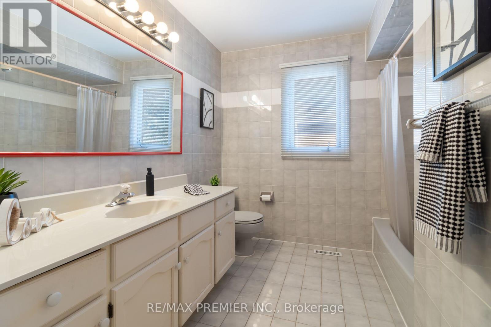 85 Calgary Gardens, Vaughan, Ontario  L4L 8B3 - Photo 31 - N13627216