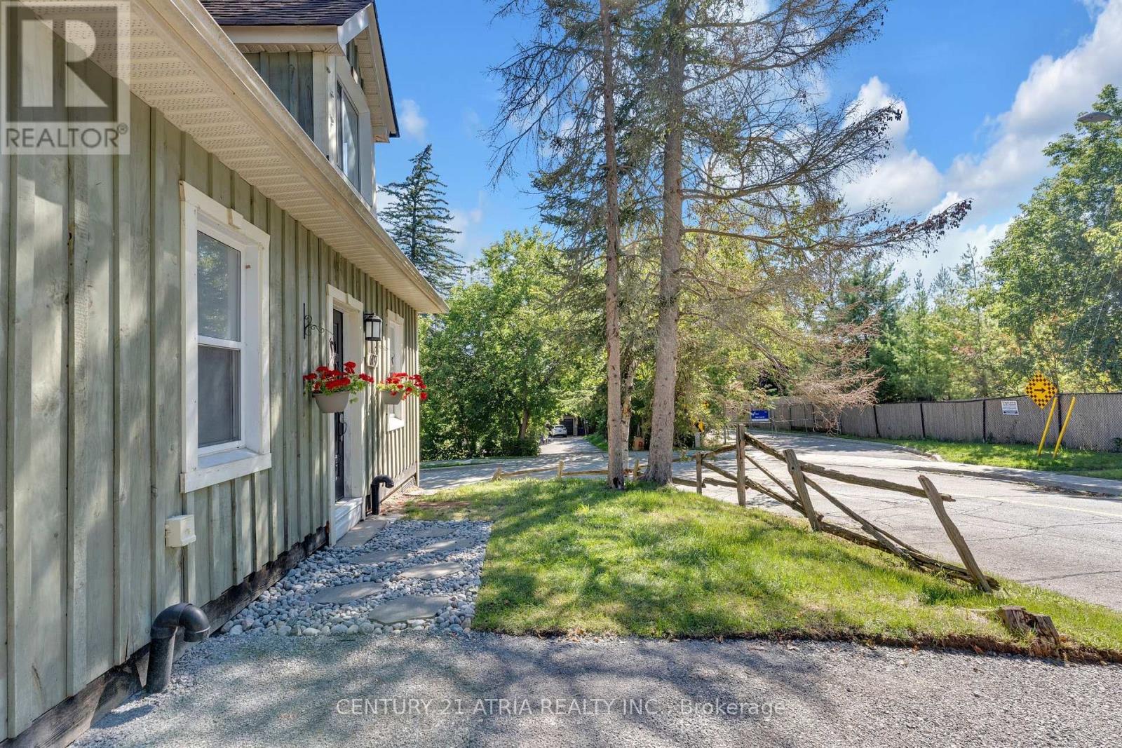 609 Pearson Street, Newmarket, Ontario  L3Y 1G4 - Photo 18 - N13627236