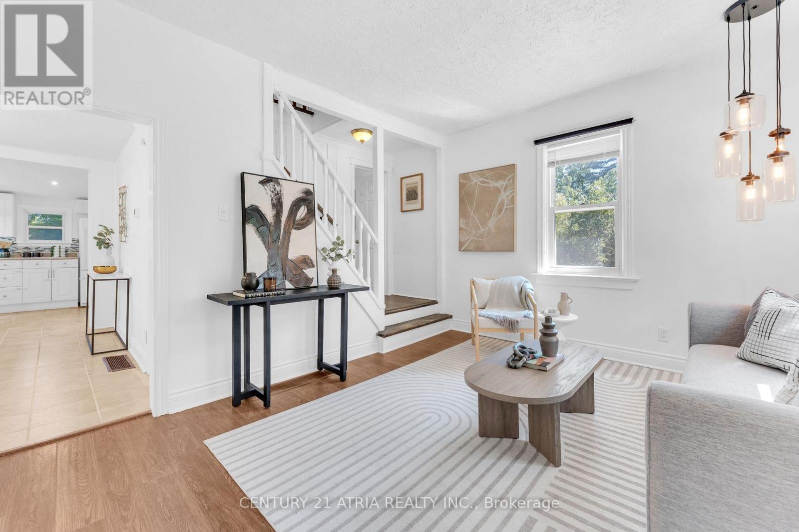 609 Pearson Street, Newmarket, Ontario  L3Y 1G4 - Photo 4 - N13627236