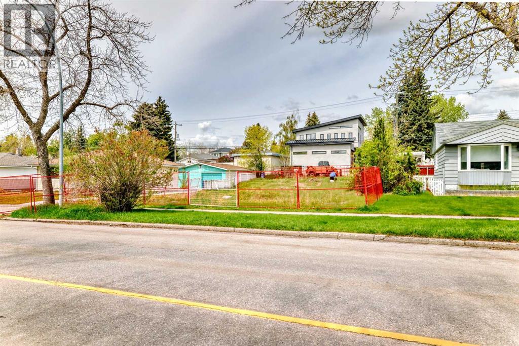 521 Northmount Drive NW, Calgary, Alberta  t2k 3j1 - Photo 2 - A2333933