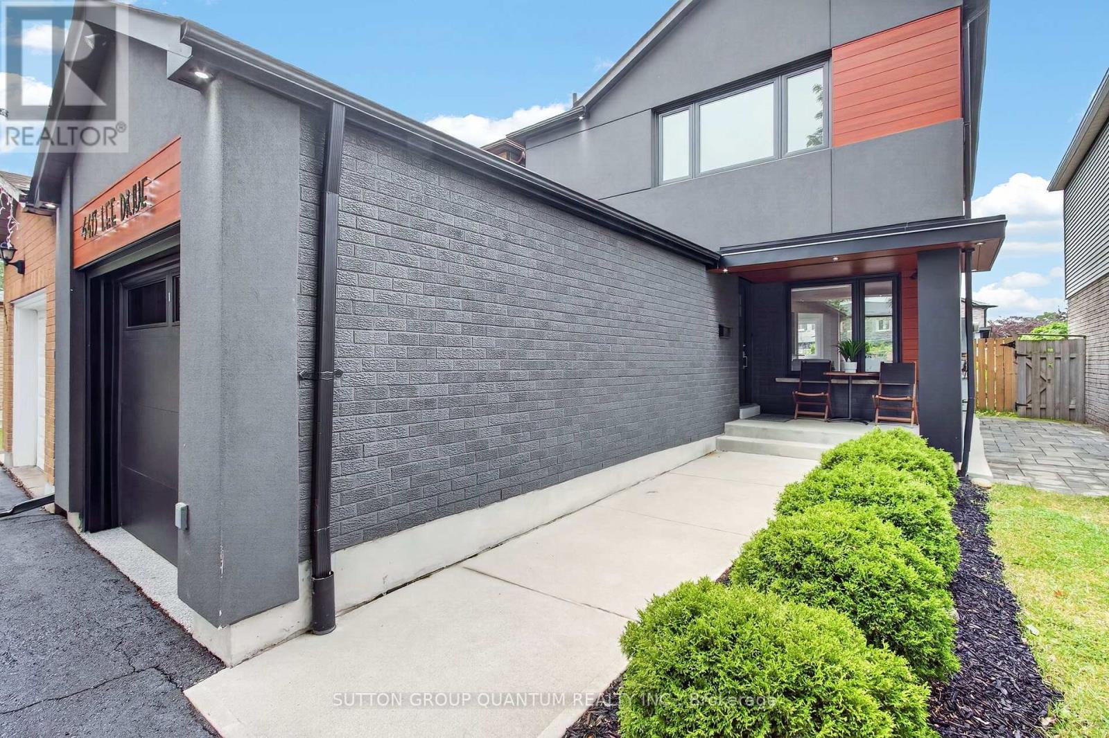 4413 Lee Drive, Mississauga, Ontario  L4W 4A9 - Photo 4 - W13624914