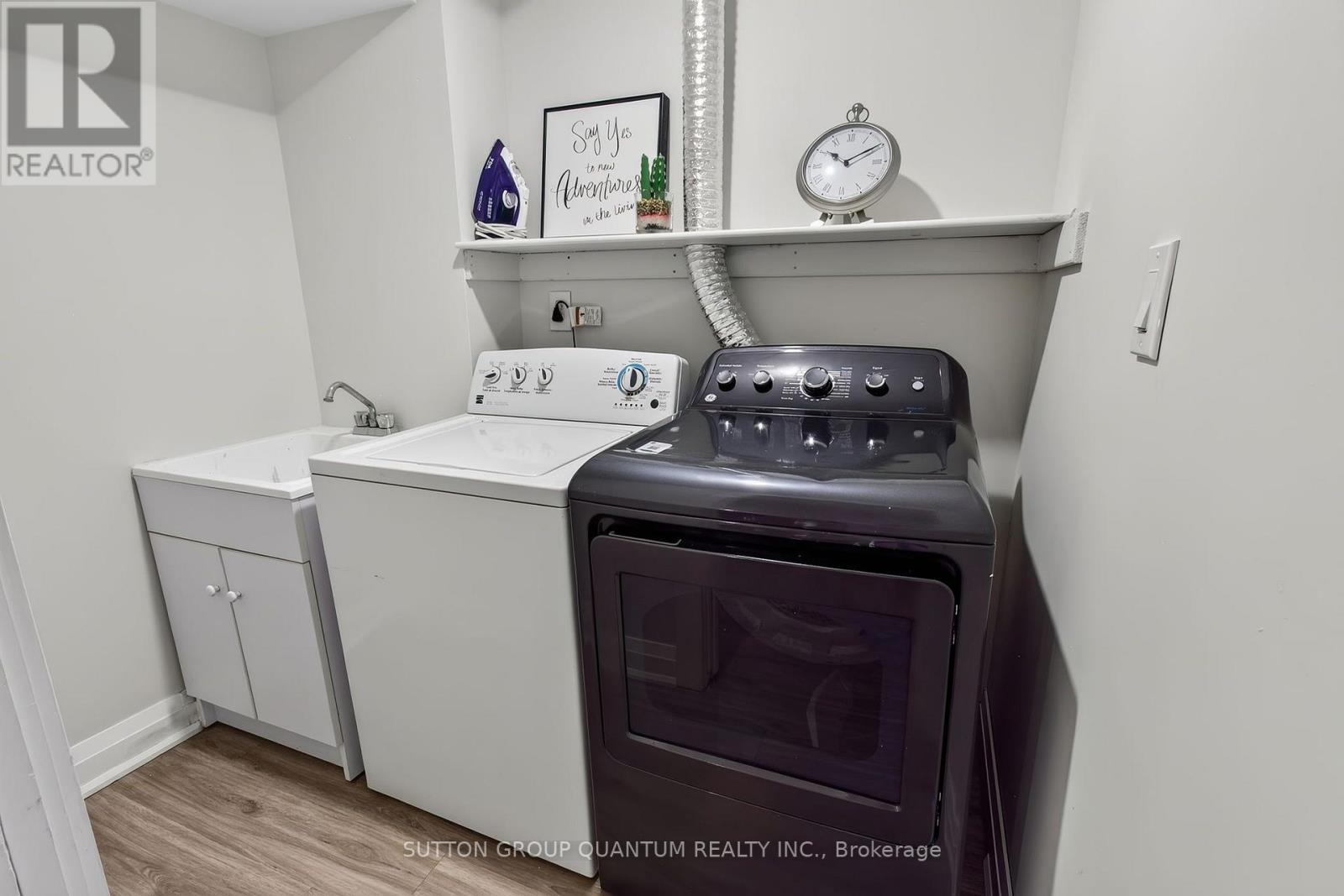 4413 Lee Drive, Mississauga, Ontario  L4W 4A9 - Photo 43 - W13624914