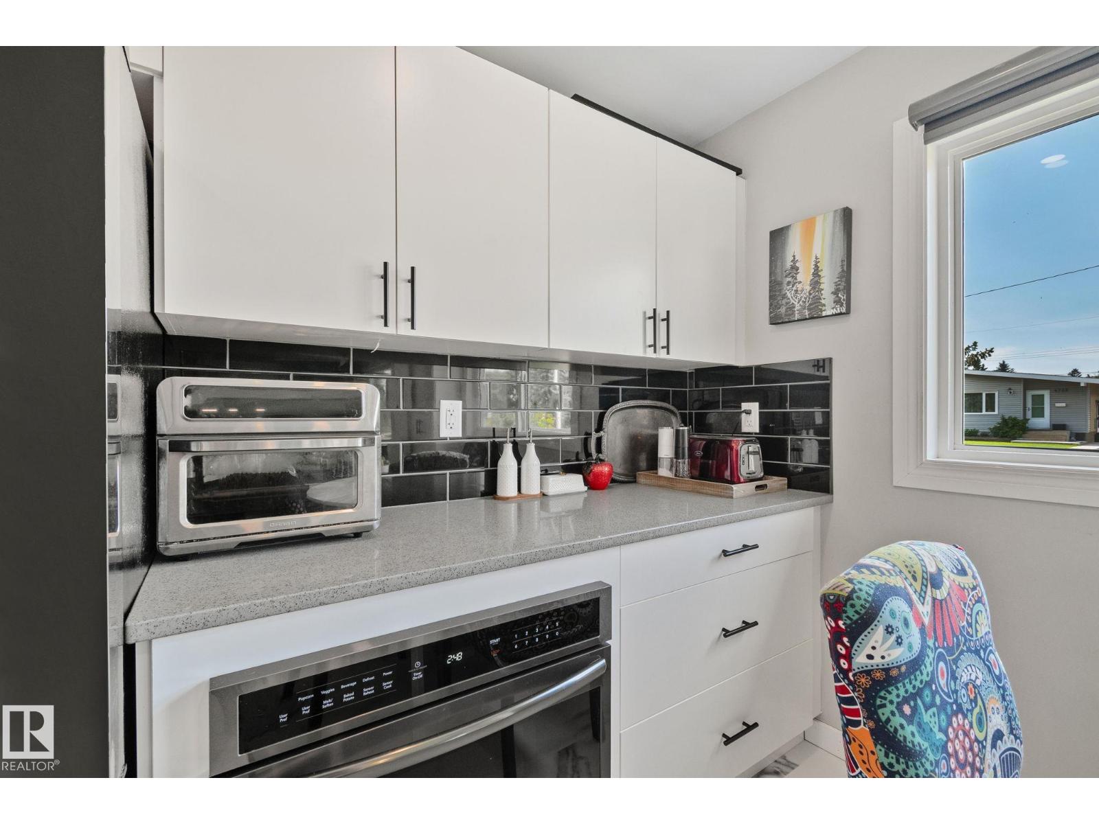 4723 105 St NW, Edmonton, Alberta  T6H 2M3 - Photo 4 - E4501645