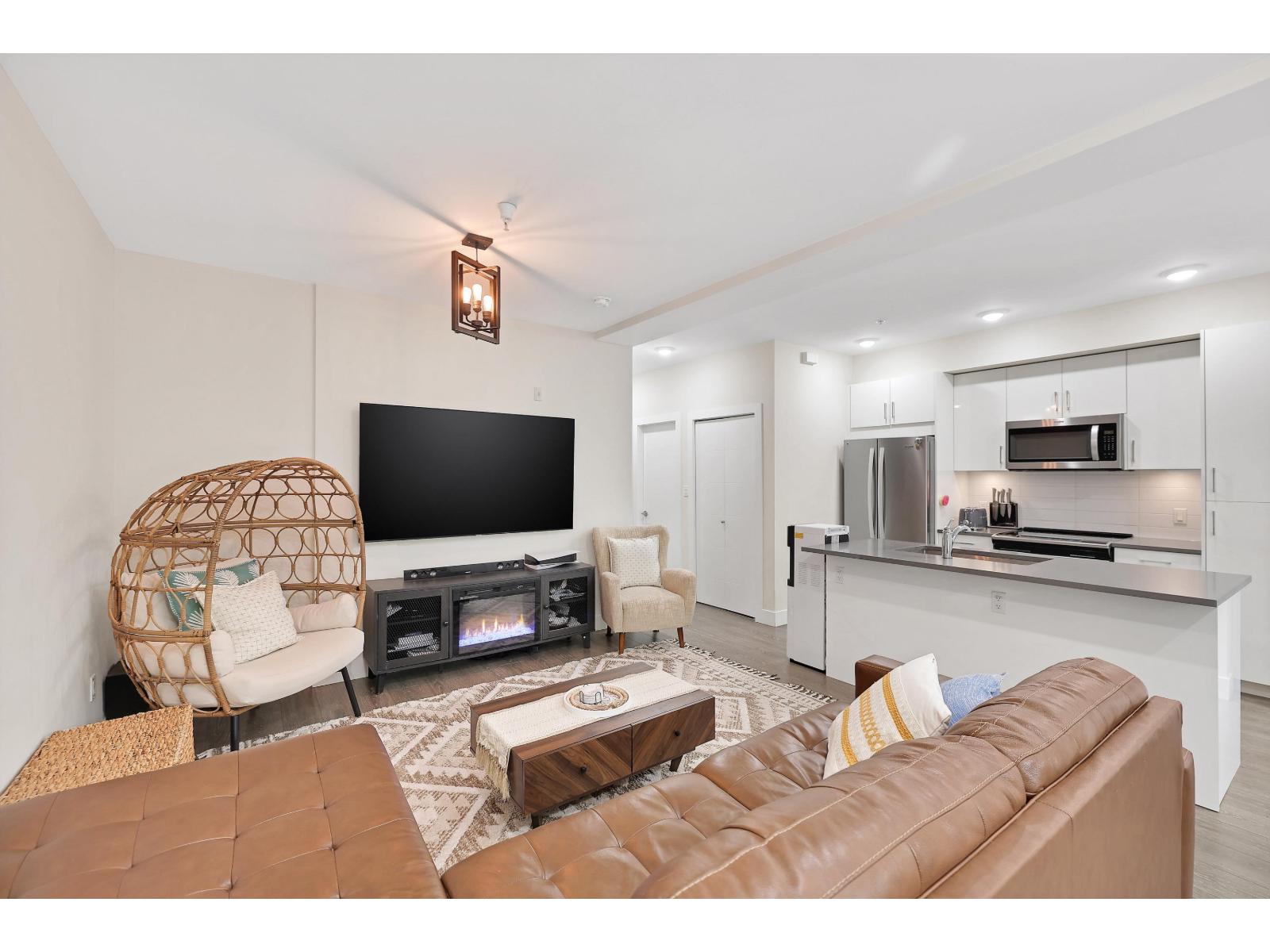 116 15351 101 AVENUE, Surrey, British Columbia