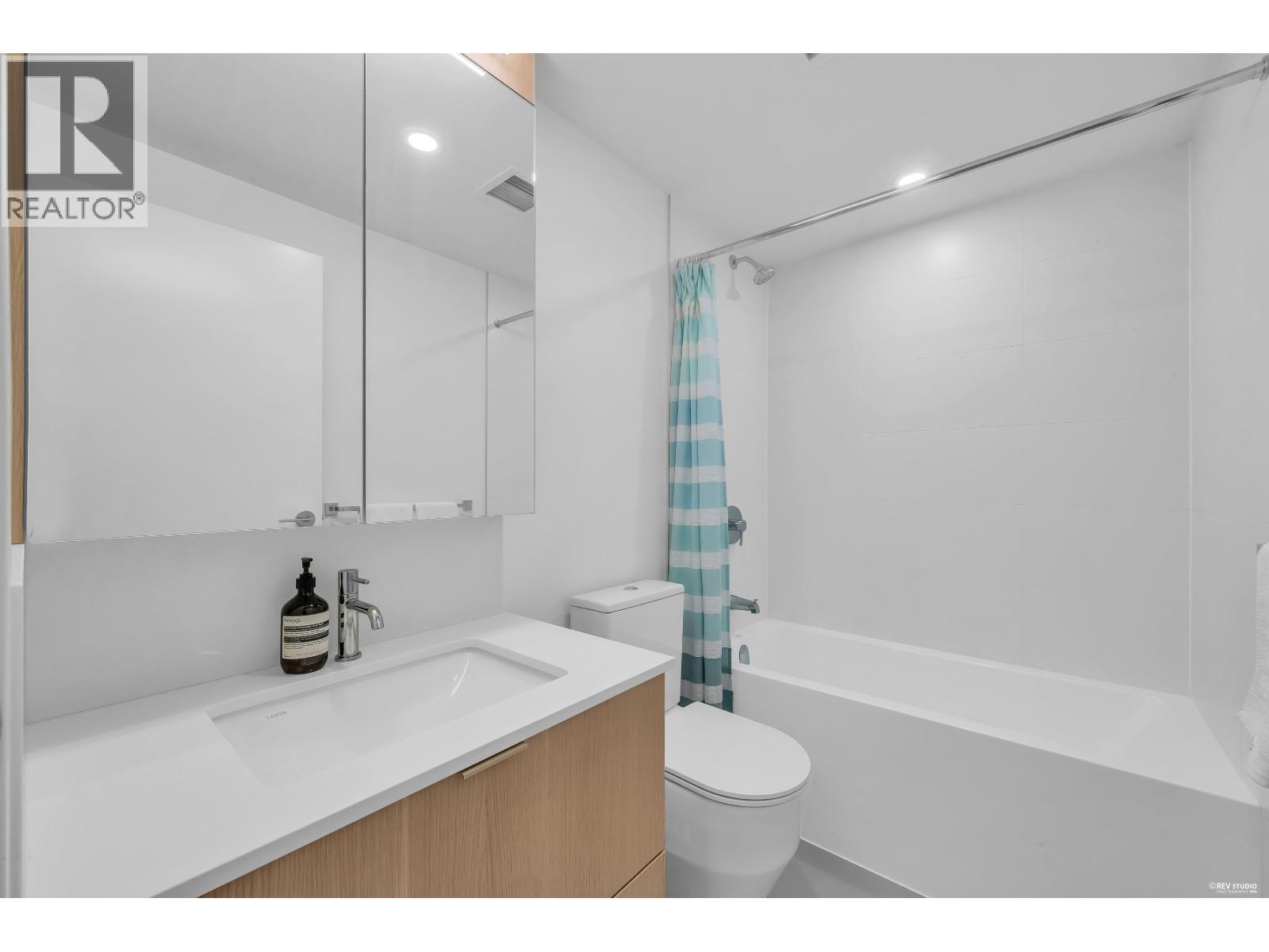 910 318 Alderson Avenue, Coquitlam, British Columbia  V3K 0J1 - Photo 16 - R3151636