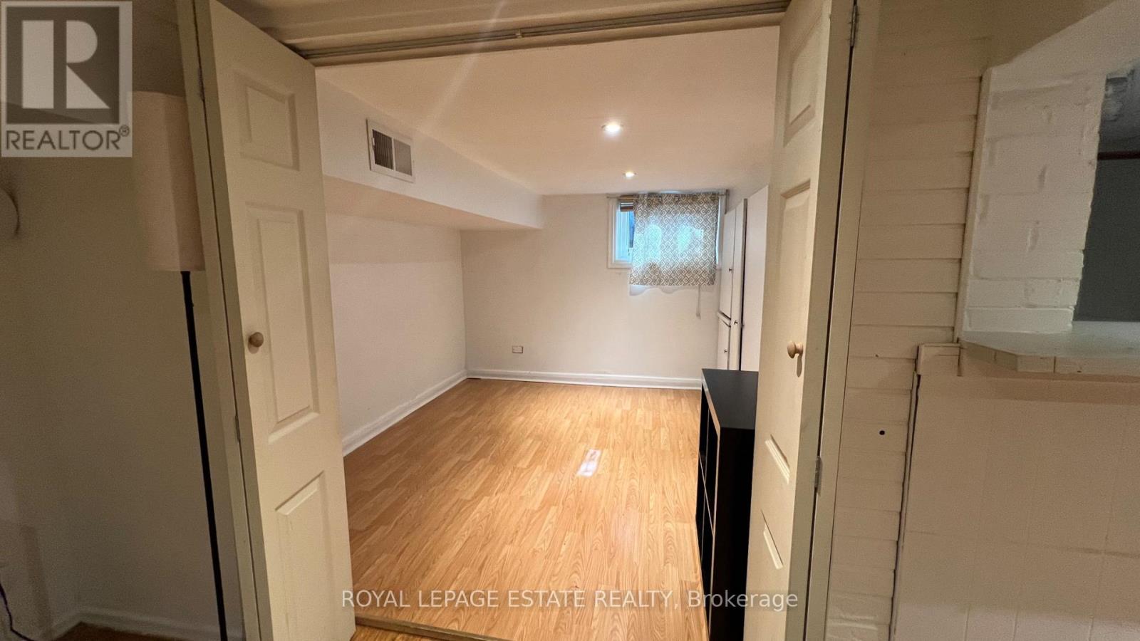 372 Victoria Park Avenue, Toronto, Ontario  M4E 3S8 - Photo 10 - E13596180