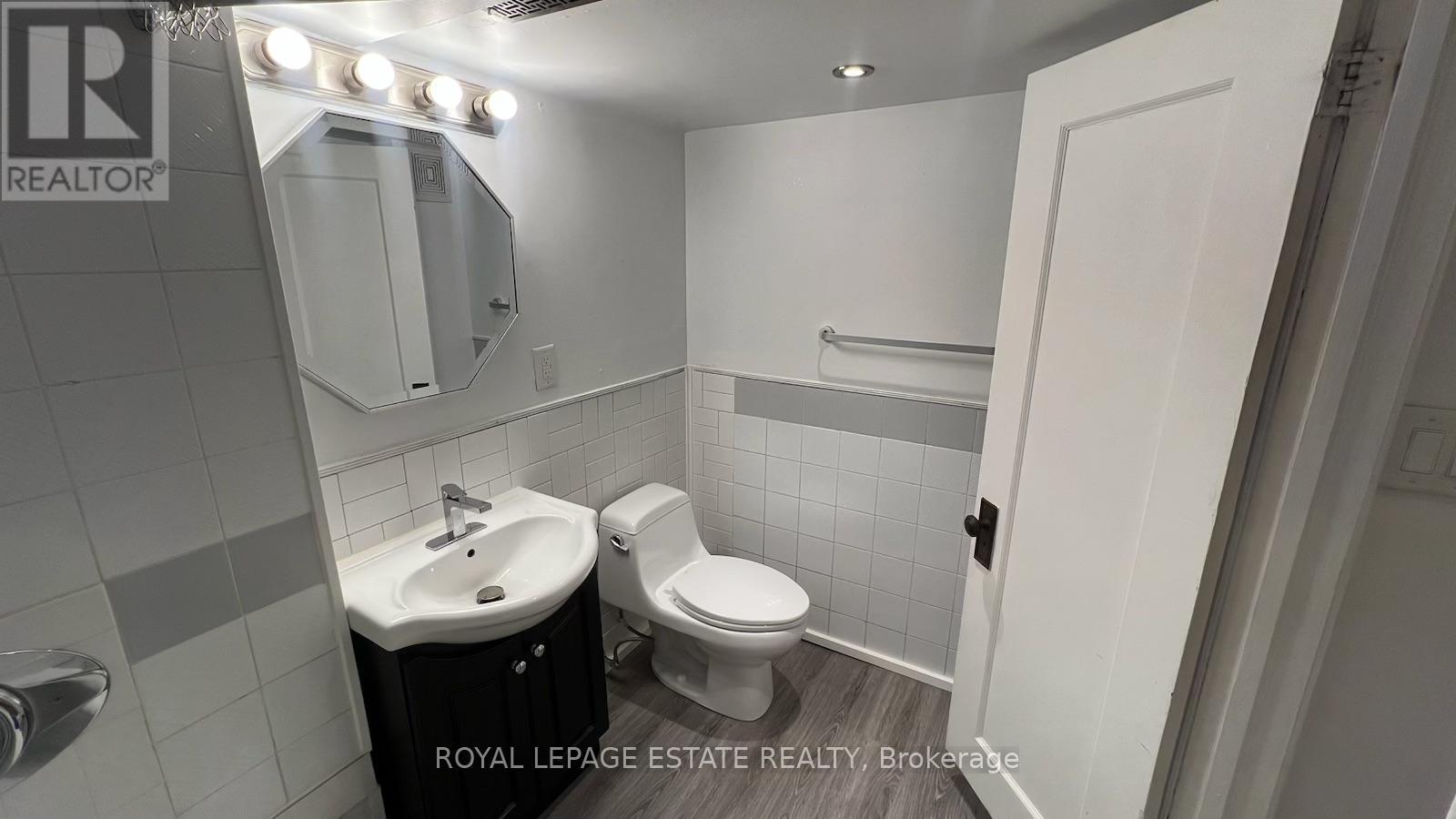 372 Victoria Park Avenue, Toronto, Ontario  M4E 3S8 - Photo 15 - E13596180