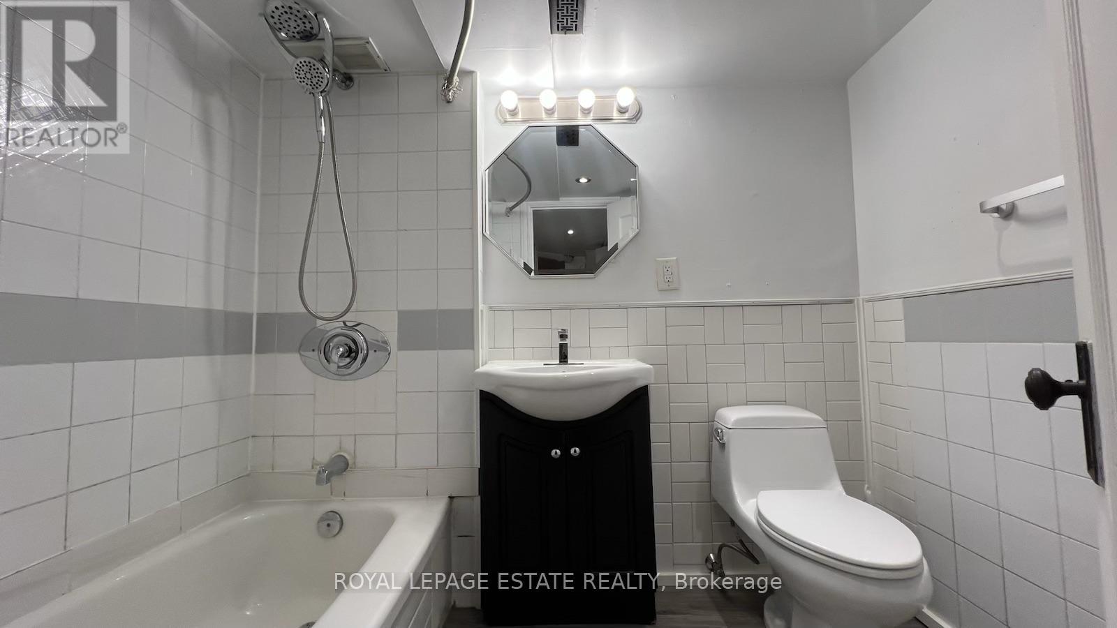 372 Victoria Park Avenue, Toronto, Ontario  M4E 3S8 - Photo 16 - E13596180