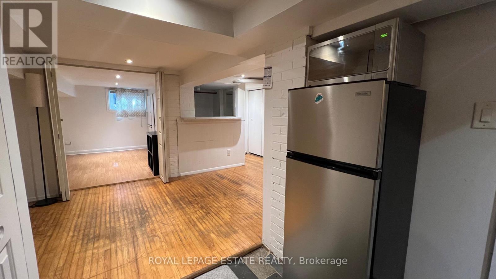 372 Victoria Park Avenue, Toronto, Ontario  M4E 3S8 - Photo 6 - E13596180