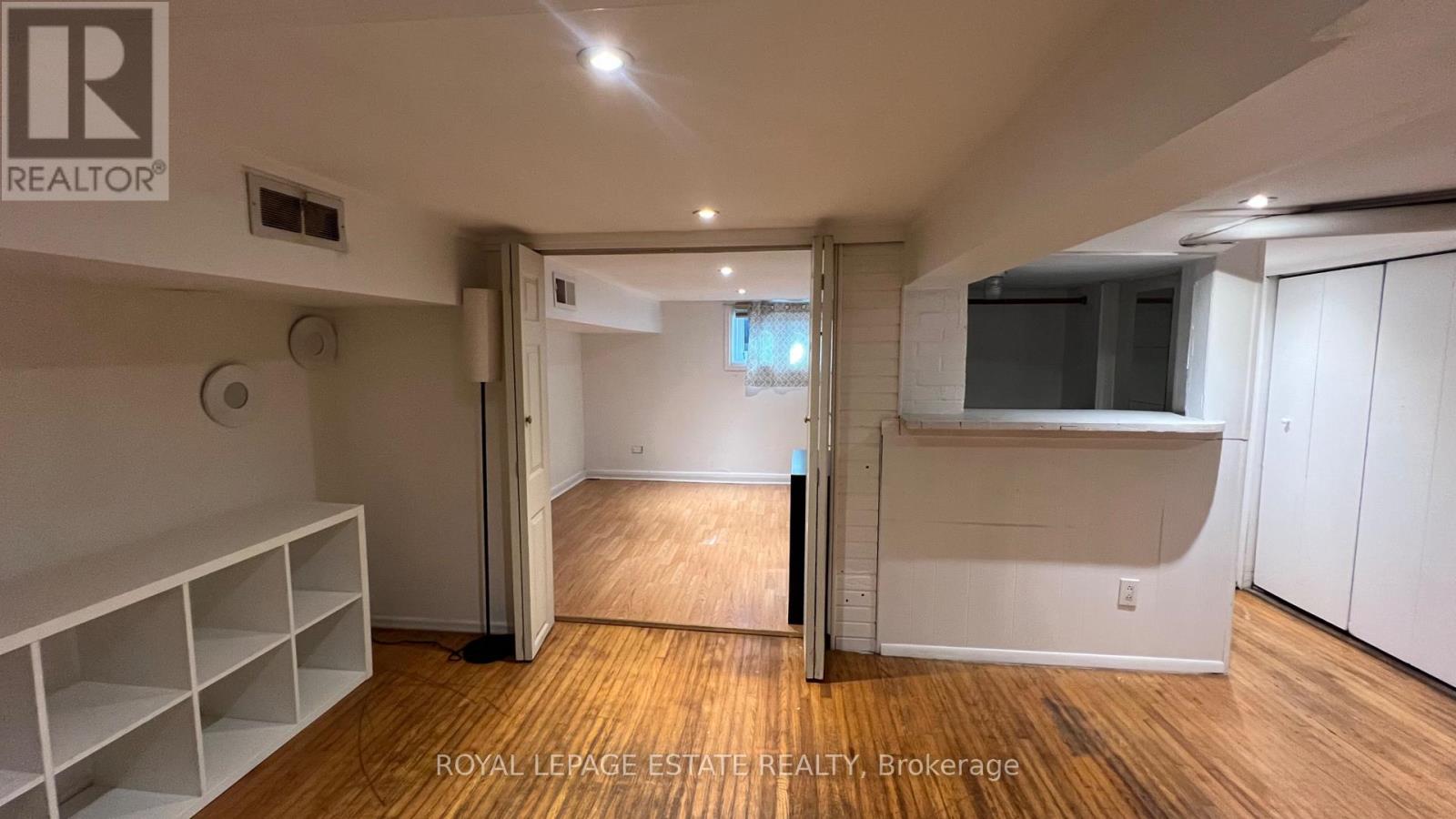 372 Victoria Park Avenue, Toronto, Ontario  M4E 3S8 - Photo 8 - E13596180