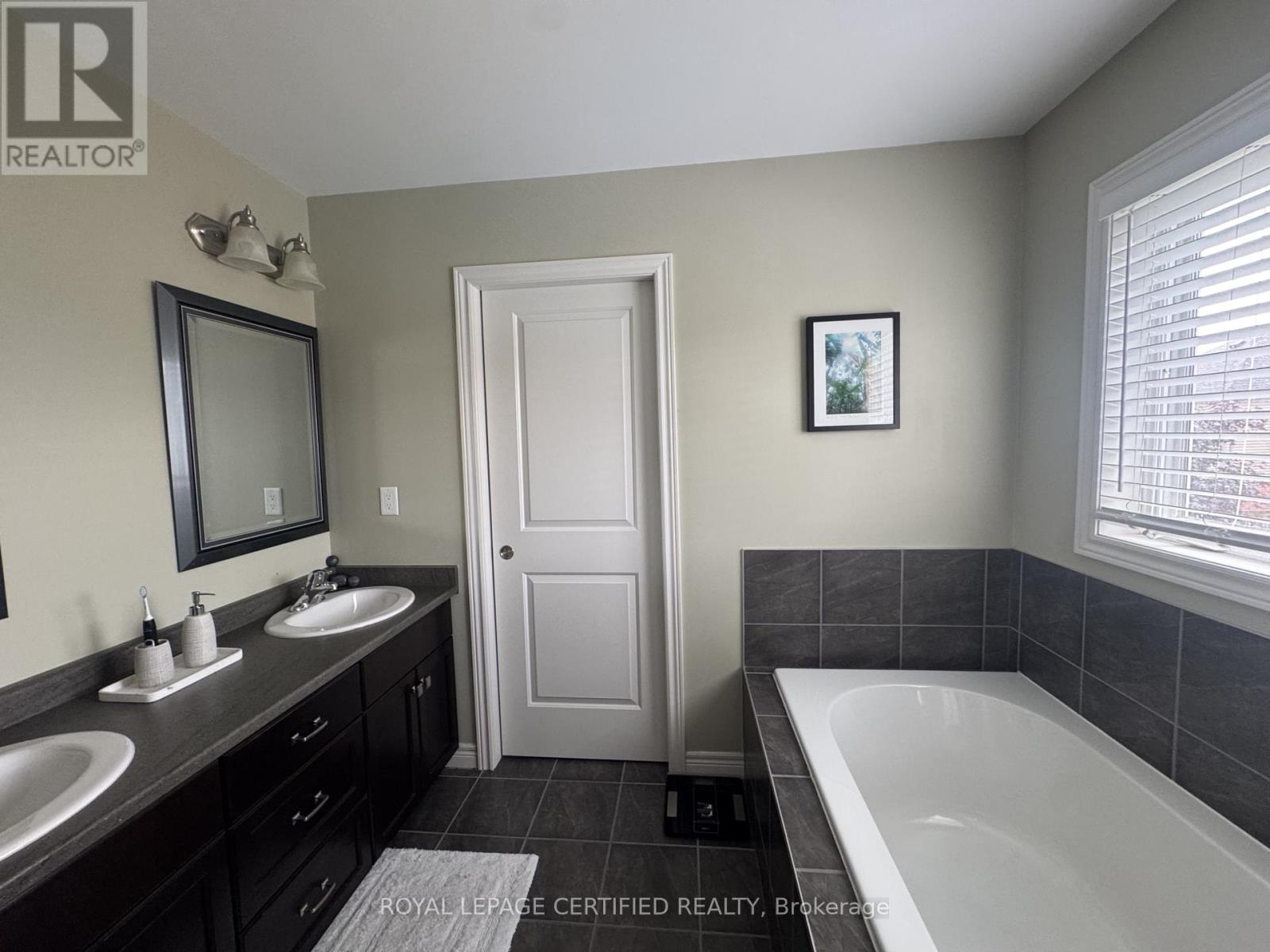 252 Westbank Trail, Hamilton, Ontario  L8K 5R9 - Photo 28 - X13626062