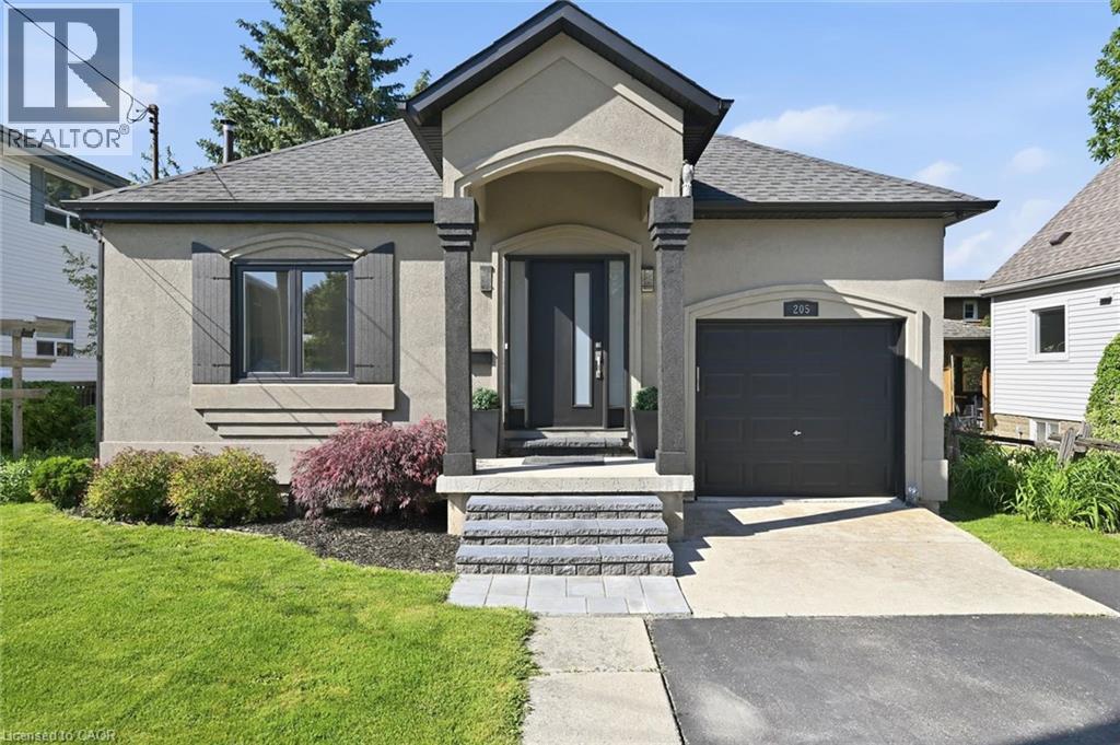 205 DUMBARTON Avenue, Hamilton, Ontario