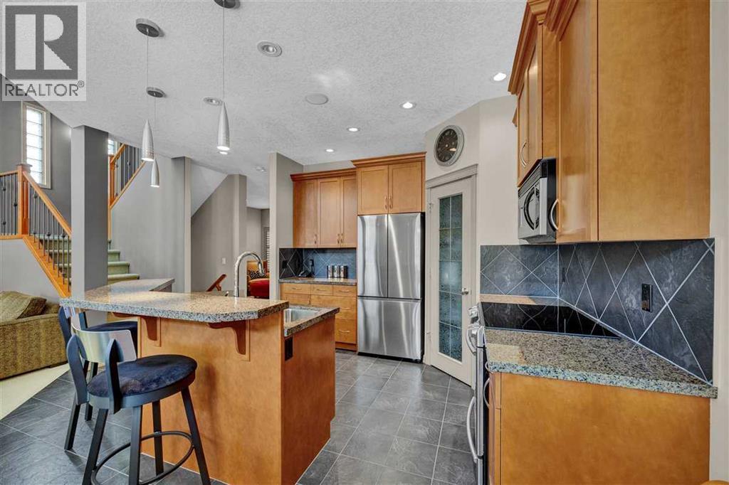 146 Springborough Point SW, Calgary, Alberta  T3H 5T5 - Photo 14 - A2332993