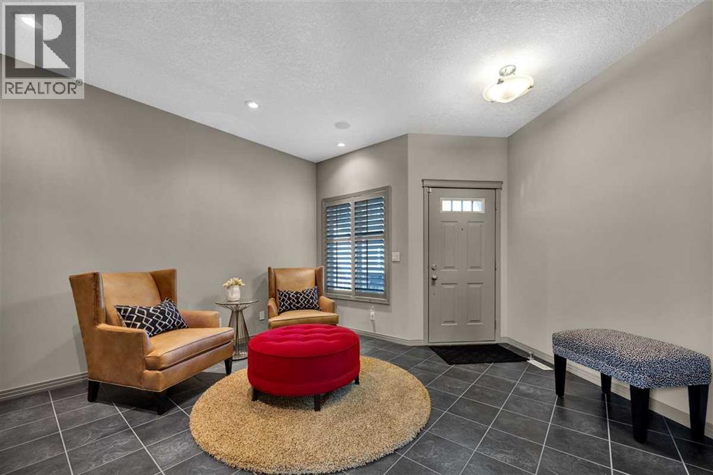 146 Springborough Point SW, Calgary, Alberta  T3H 5T5 - Photo 3 - A2332993