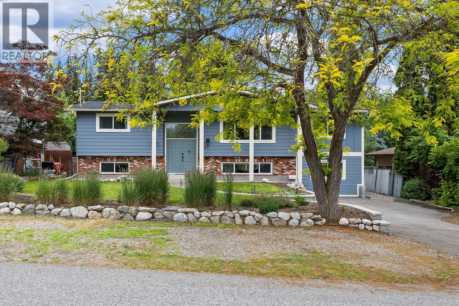851 Hammer Avenue, Kelowna, British Columbia  V1W 2B7 - Photo 2 - 10396526