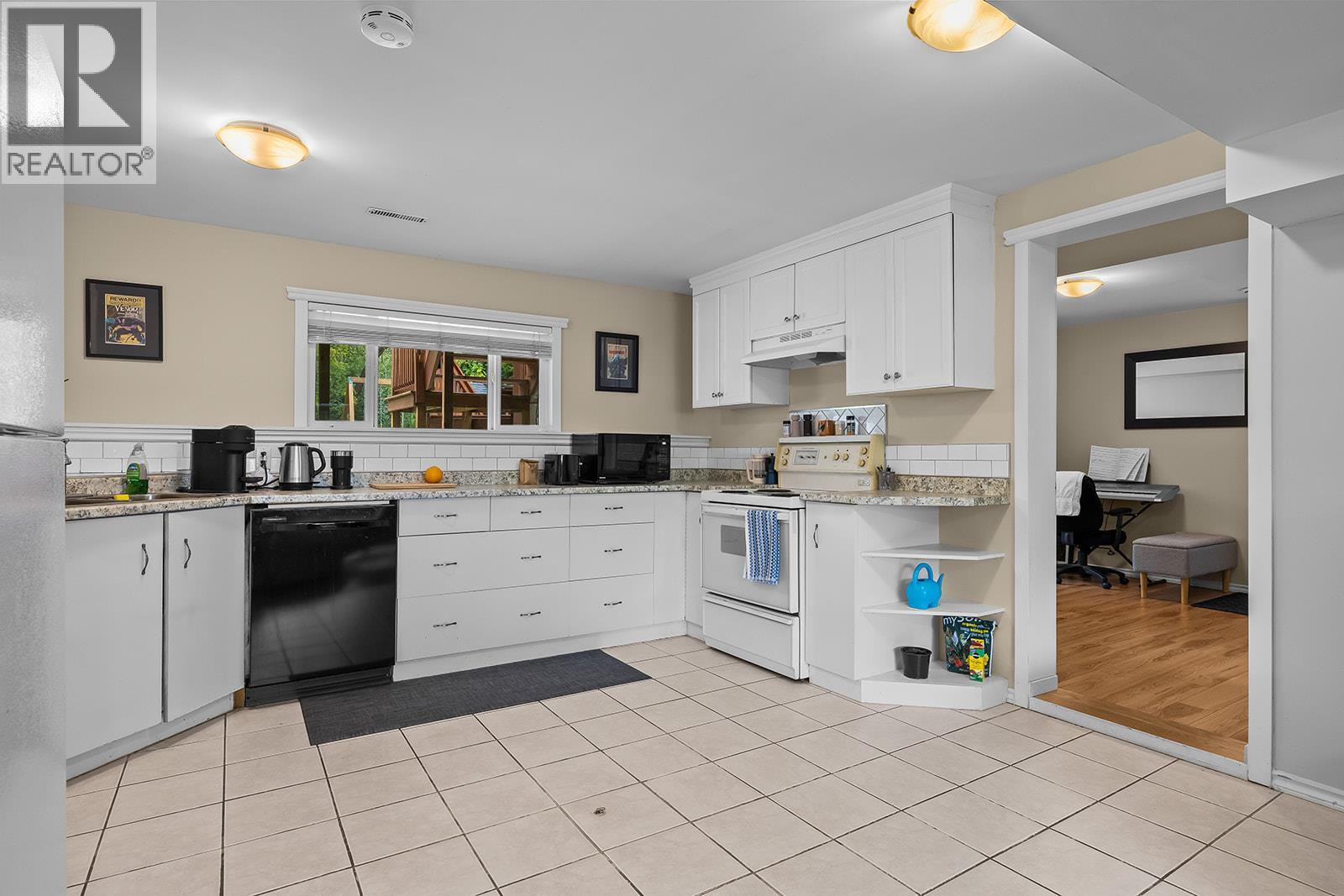 851 Hammer Avenue, Kelowna, British Columbia  V1W 2B7 - Photo 46 - 10396526