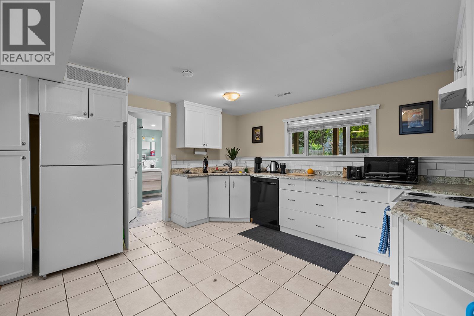 851 Hammer Avenue, Kelowna, British Columbia  V1W 2B7 - Photo 47 - 10396526