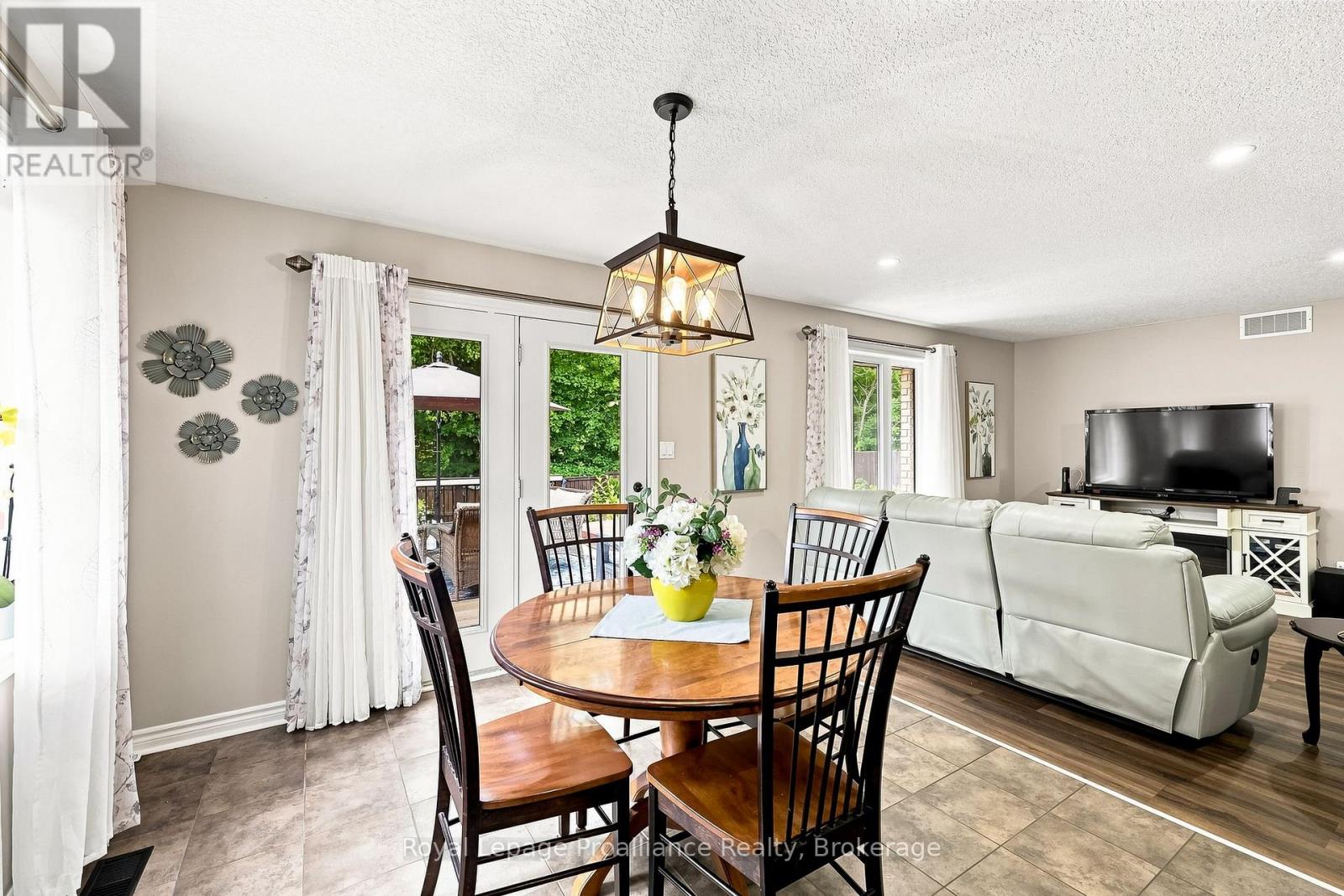 39 Lakewood Crescent, Quinte West, Ontario  K8V 5P4 - Photo 17 - X13627286