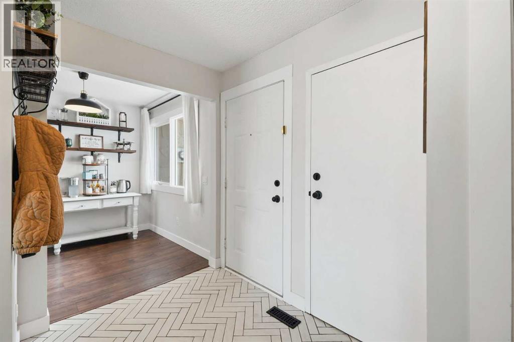 25, 228 Theodore Place NW, Calgary, Alberta  T2K 5S1 - Photo 3 - A2321572