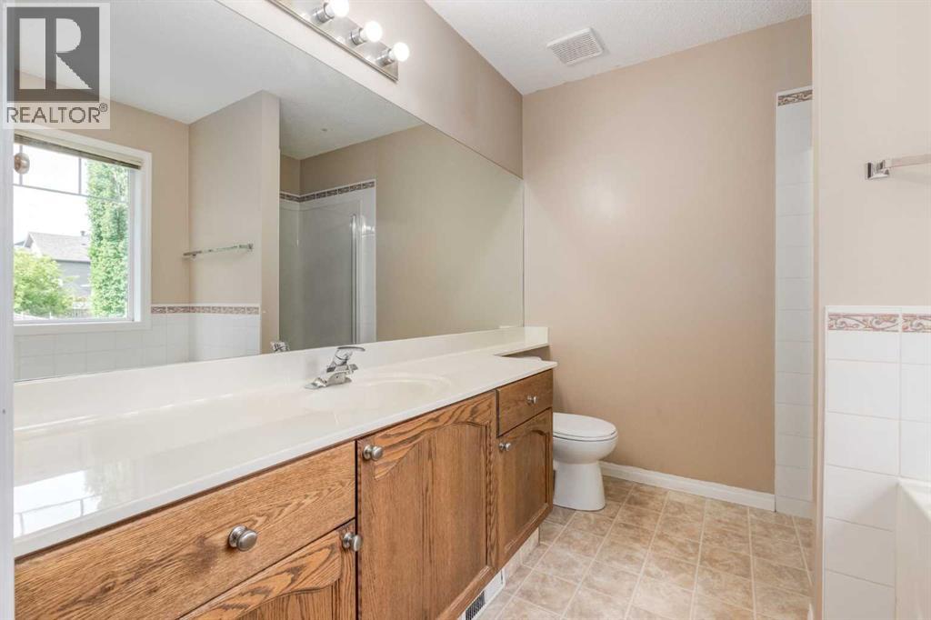 109 Hidden Creek Gardens Nw, Calgary, Alberta  T3A 6J4 - Photo 25 - A2321962