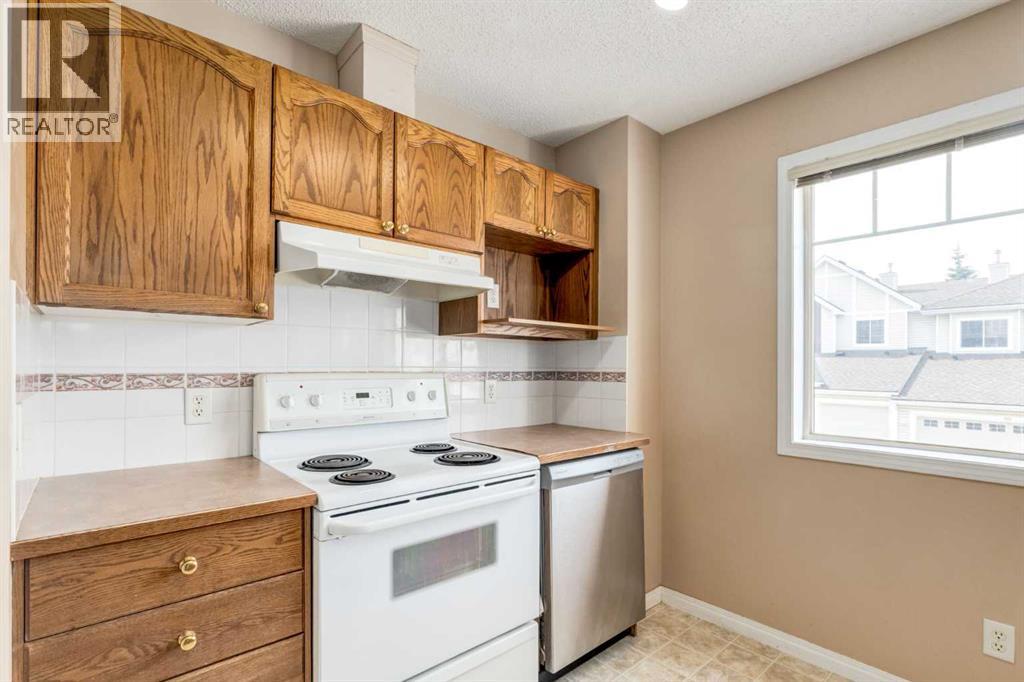 109 Hidden Creek Gardens Nw, Calgary, Alberta  T3A 6J4 - Photo 11 - A2321962