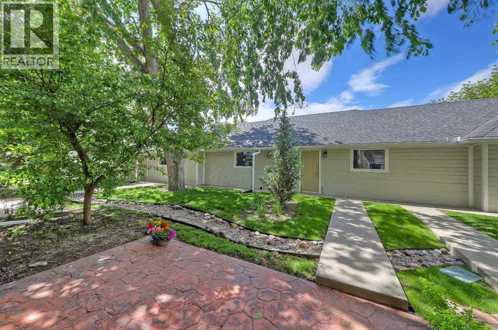 17 Somme Boulevard Sw, Calgary, Alberta  T2T 6K7 - Photo 43 - A2326919