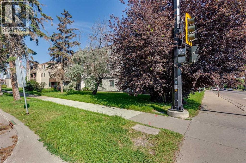 205, 4904 54 Street, Red Deer, Alberta  T2N 2G8 - Photo 3 - A2330576