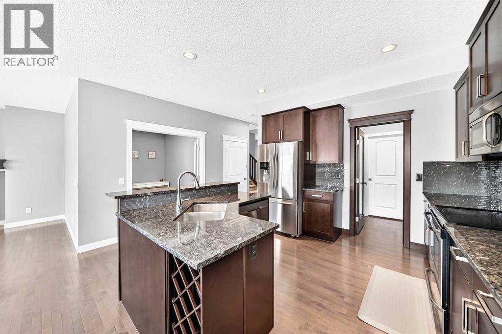 29 Redstone Manor, Calgary, Alberta  T3N 0J7 - Photo 7 - A2332536