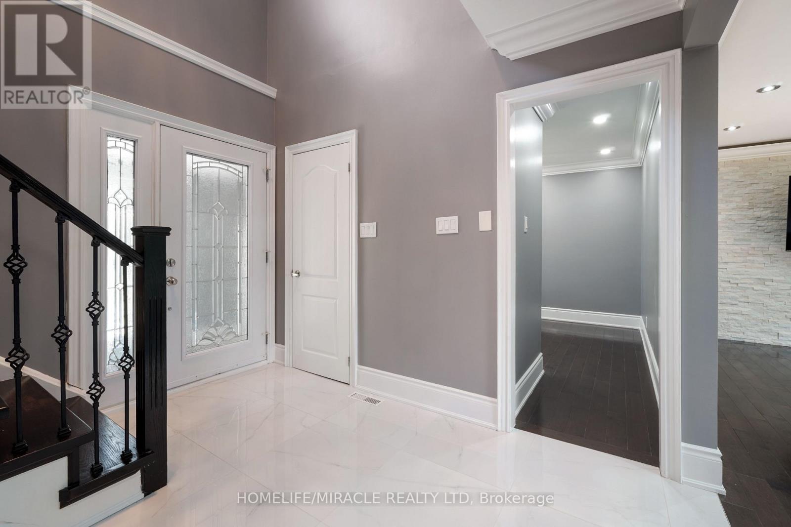 70 Cockburn Drive, Toronto, Ontario  M1C 2T2 - Photo 2 - E13627254