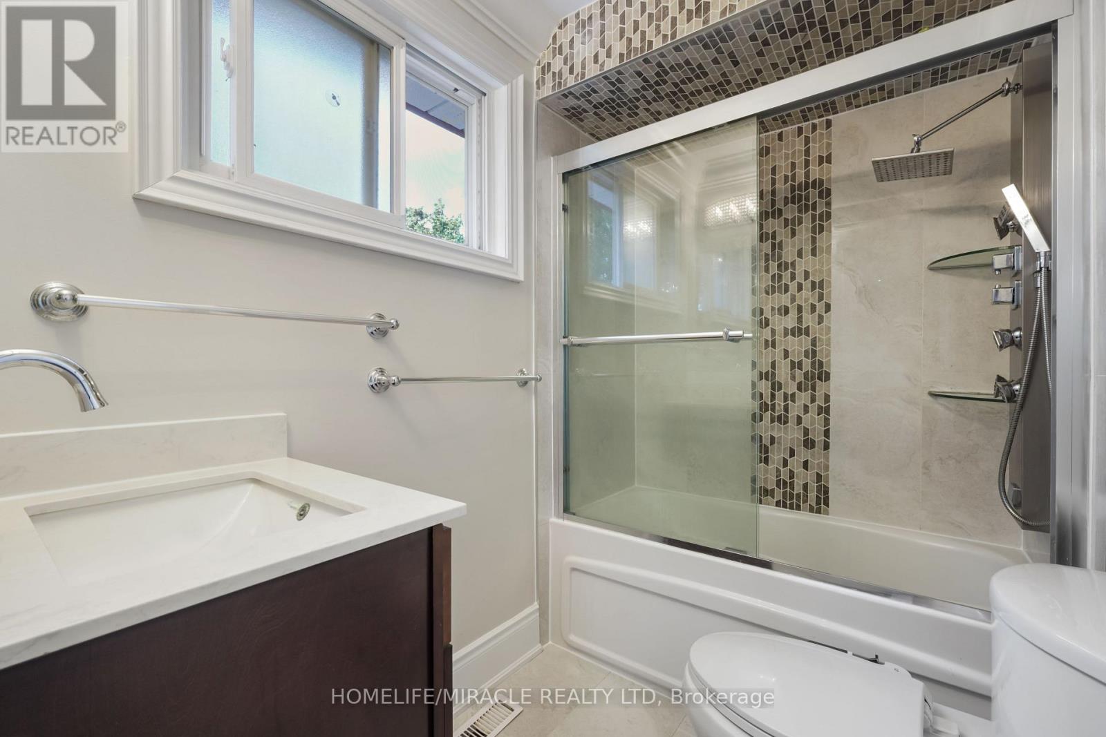 70 Cockburn Drive, Toronto, Ontario  M1C 2T2 - Photo 29 - E13627254