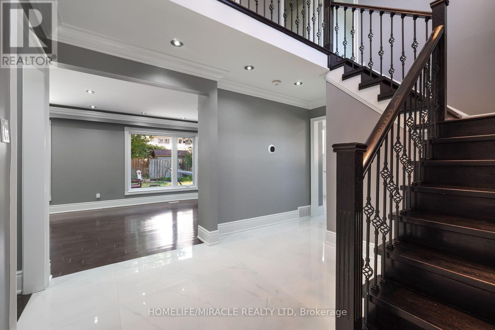 70 Cockburn Drive, Toronto, Ontario  M1C 2T2 - Photo 3 - E13627254
