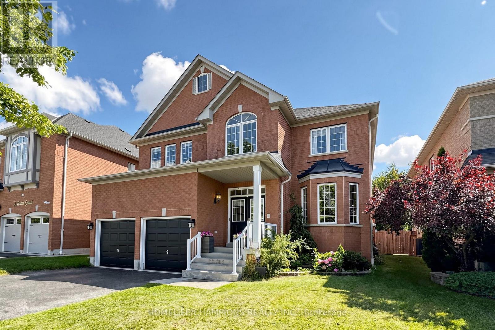 19 TWEEDIE CRESCENT, Whitby, Ontario
