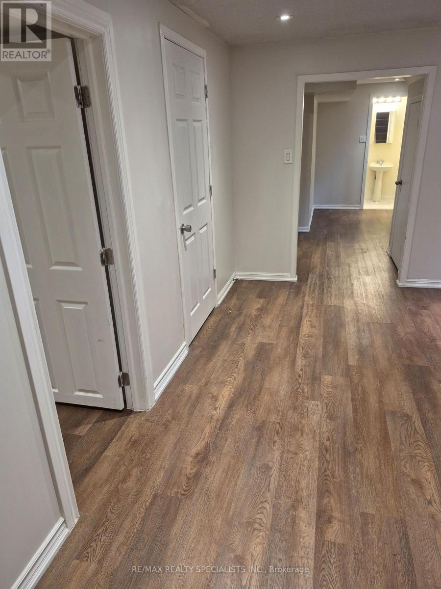 Lower - 353 Brownridge Drive, Vaughan, Ontario L4J 5X2 - Photo 8 - N13627314
