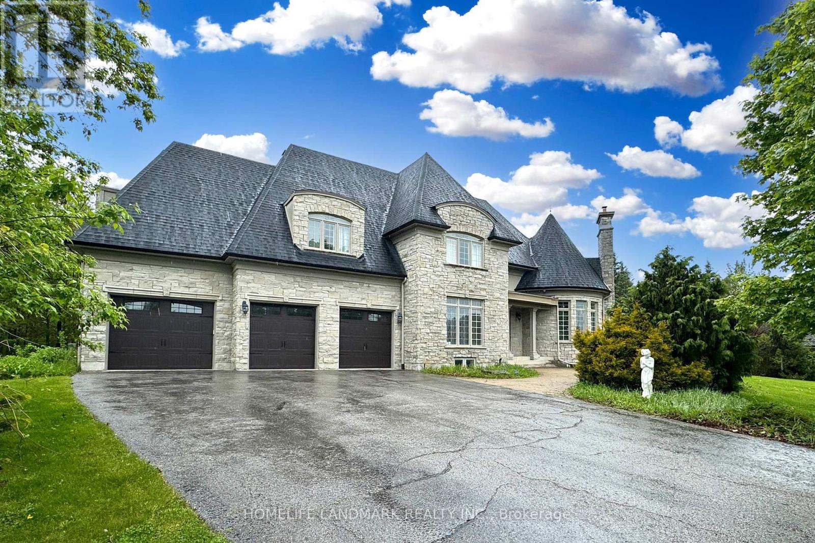19 Wolf Run Court, Whitchurch-Stouffville, Ontario  L4A 2L4 - Photo 4 - N13627330