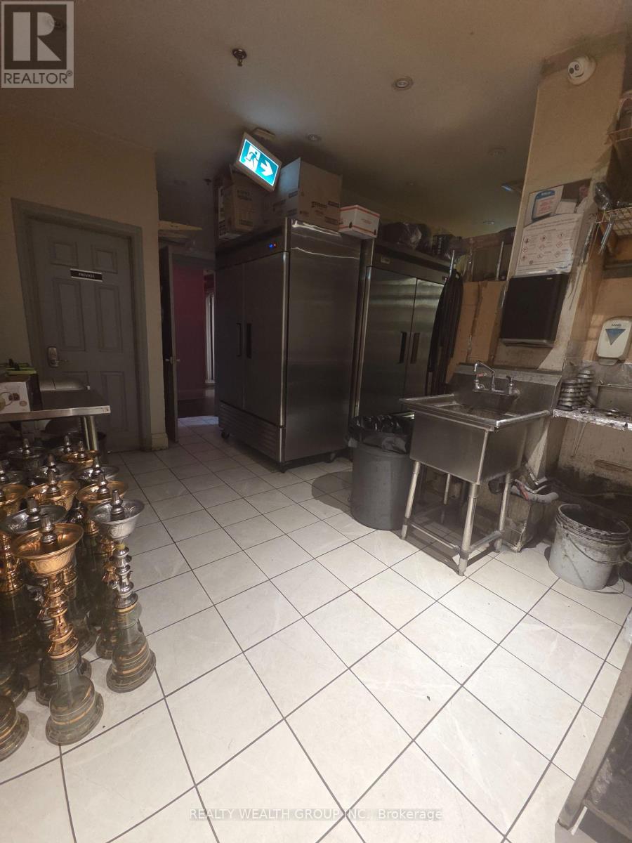 211 - 9737 Yonge Street, Richmond Hill, Ontario  L4C 8S7 - Photo 11 - N13627346