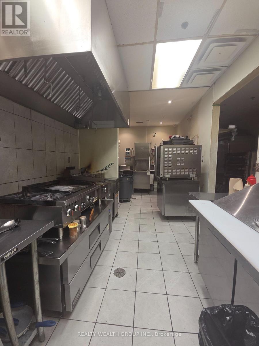211 - 9737 Yonge Street, Richmond Hill, Ontario  L4C 8S7 - Photo 12 - N13627346