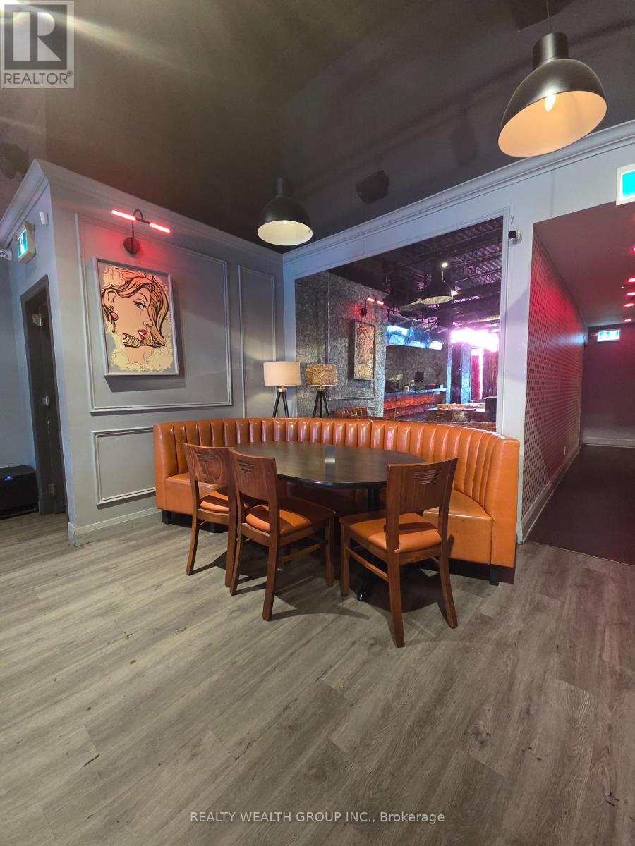 211 - 9737 Yonge Street, Richmond Hill, Ontario  L4C 8S7 - Photo 6 - N13627346