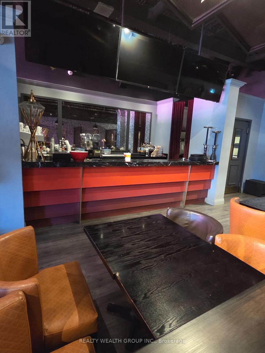 211 - 9737 Yonge Street, Richmond Hill, Ontario  L4C 8S7 - Photo 9 - N13627346