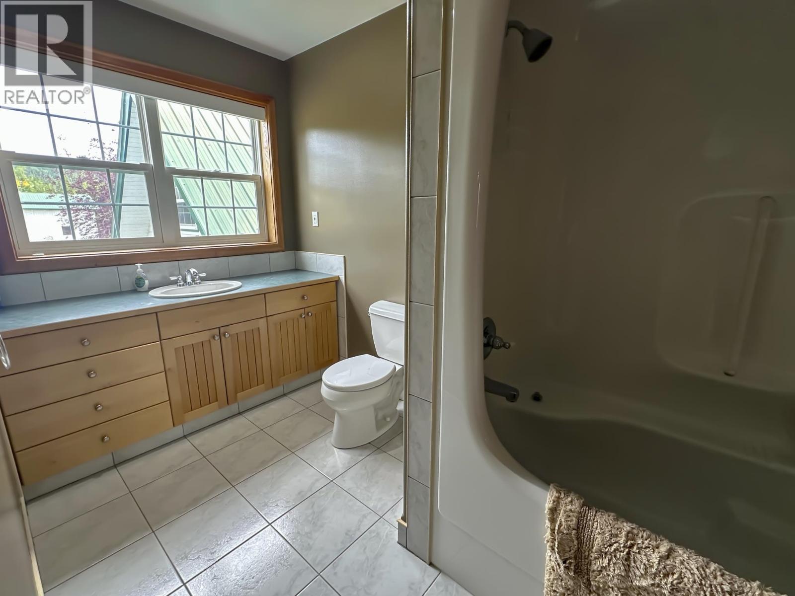 634 Robin Road, Fort St. James, British Columbia  V0J 1P0 - Photo 21 - R3148976