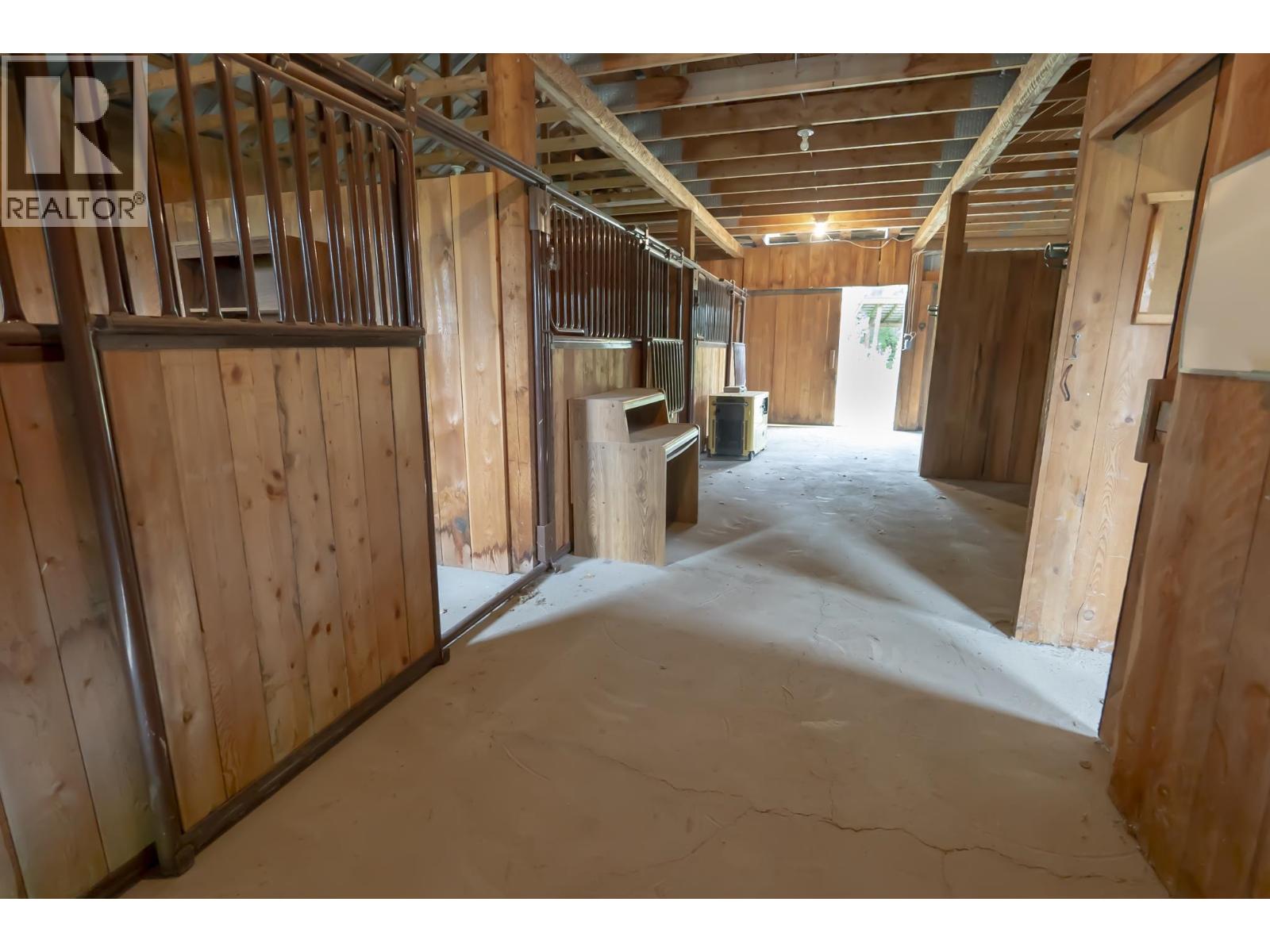 634 Robin Road, Fort St. James, British Columbia  V0J 1P0 - Photo 31 - R3148976