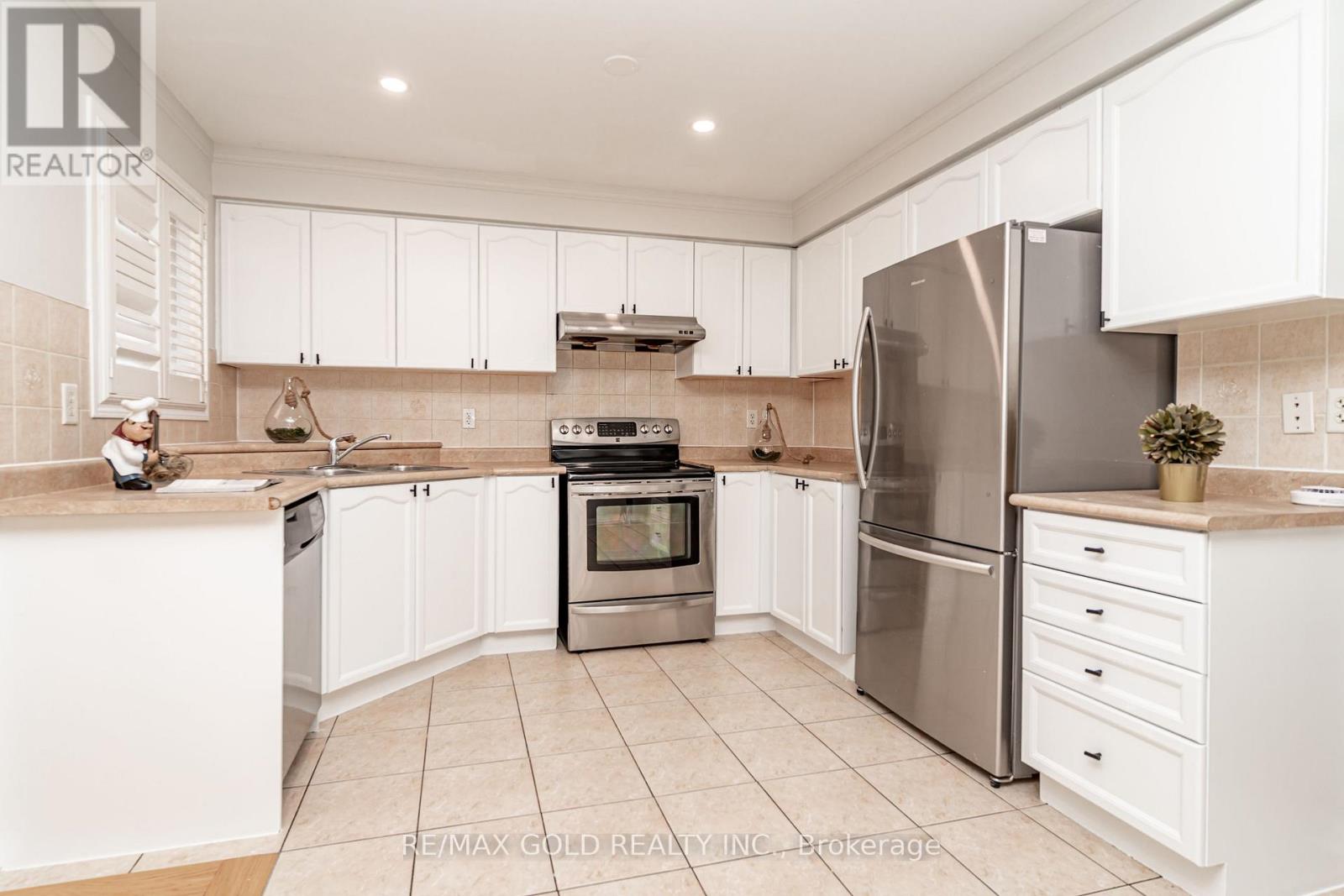 34 Jingle Crescent, Brampton, Ontario  L6S 0B2 - Photo 14 - W13602210