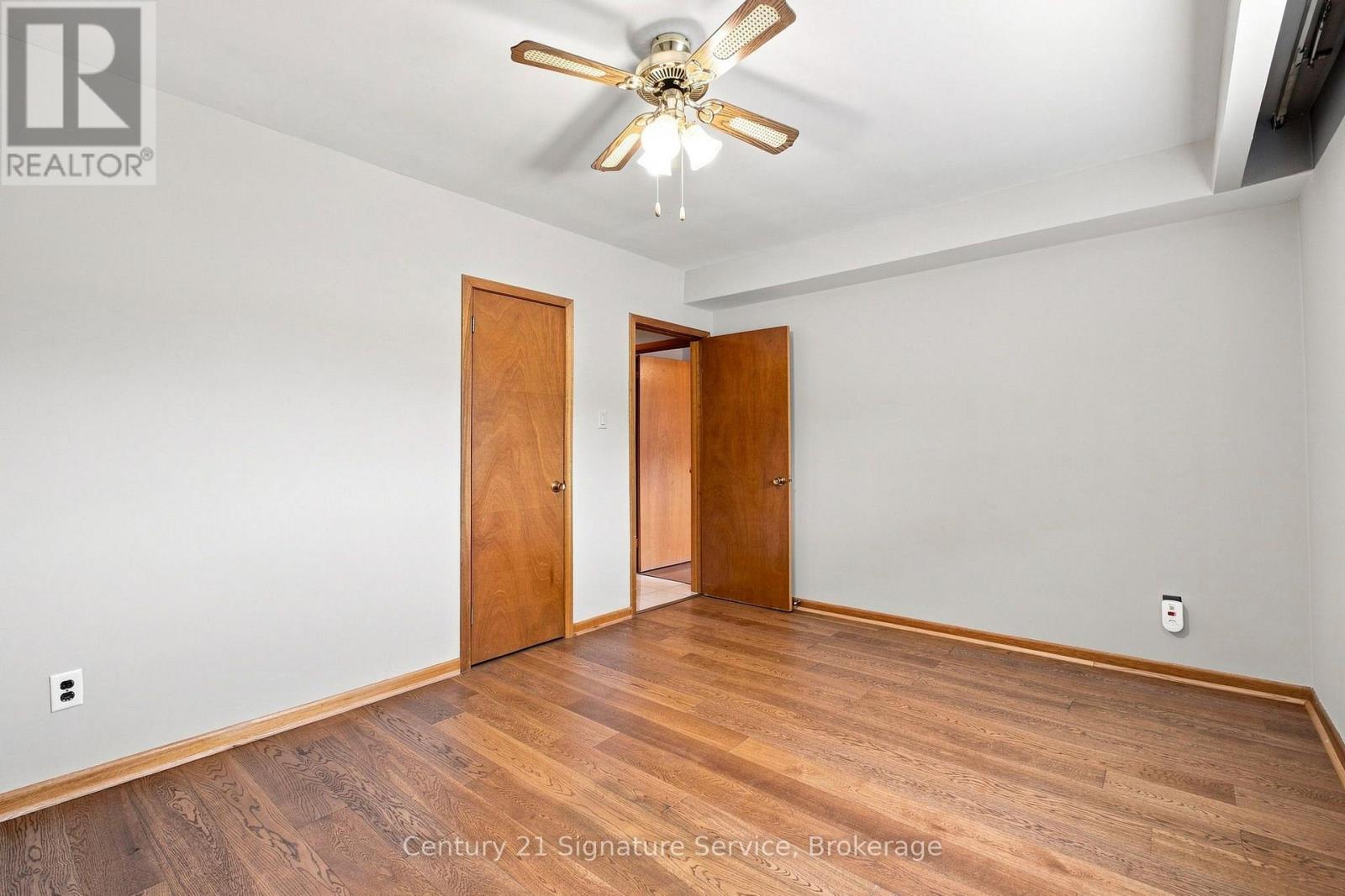 524 Silverthorn Avenue, Toronto, Ontario  M6M 3H7 - Photo 14 - W13623088