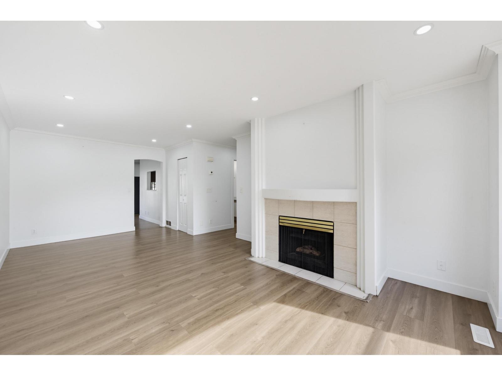 21 7140 132 Street, Surrey, British Columbia  V3W 1J5 - Photo 8 - R3151718