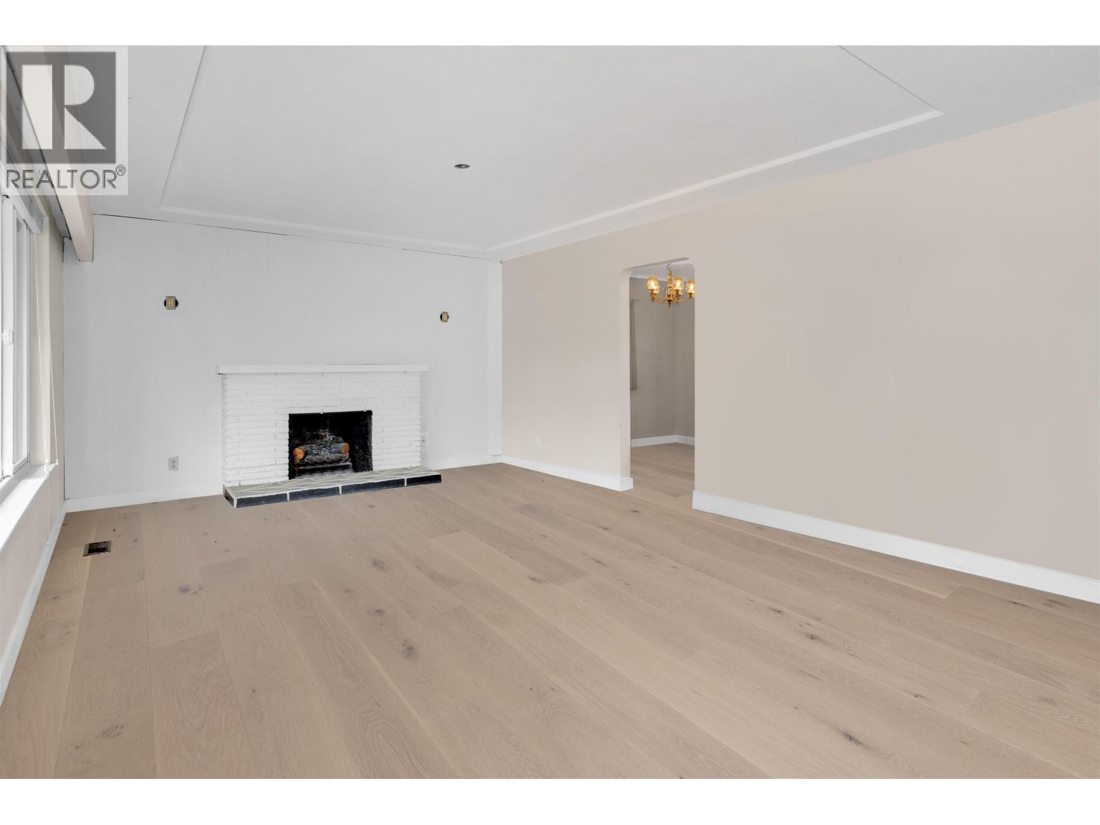 692 Blue Mountain Street, Coquitlam, British Columbia  V3J 4R9 - Photo 8 - R3151694