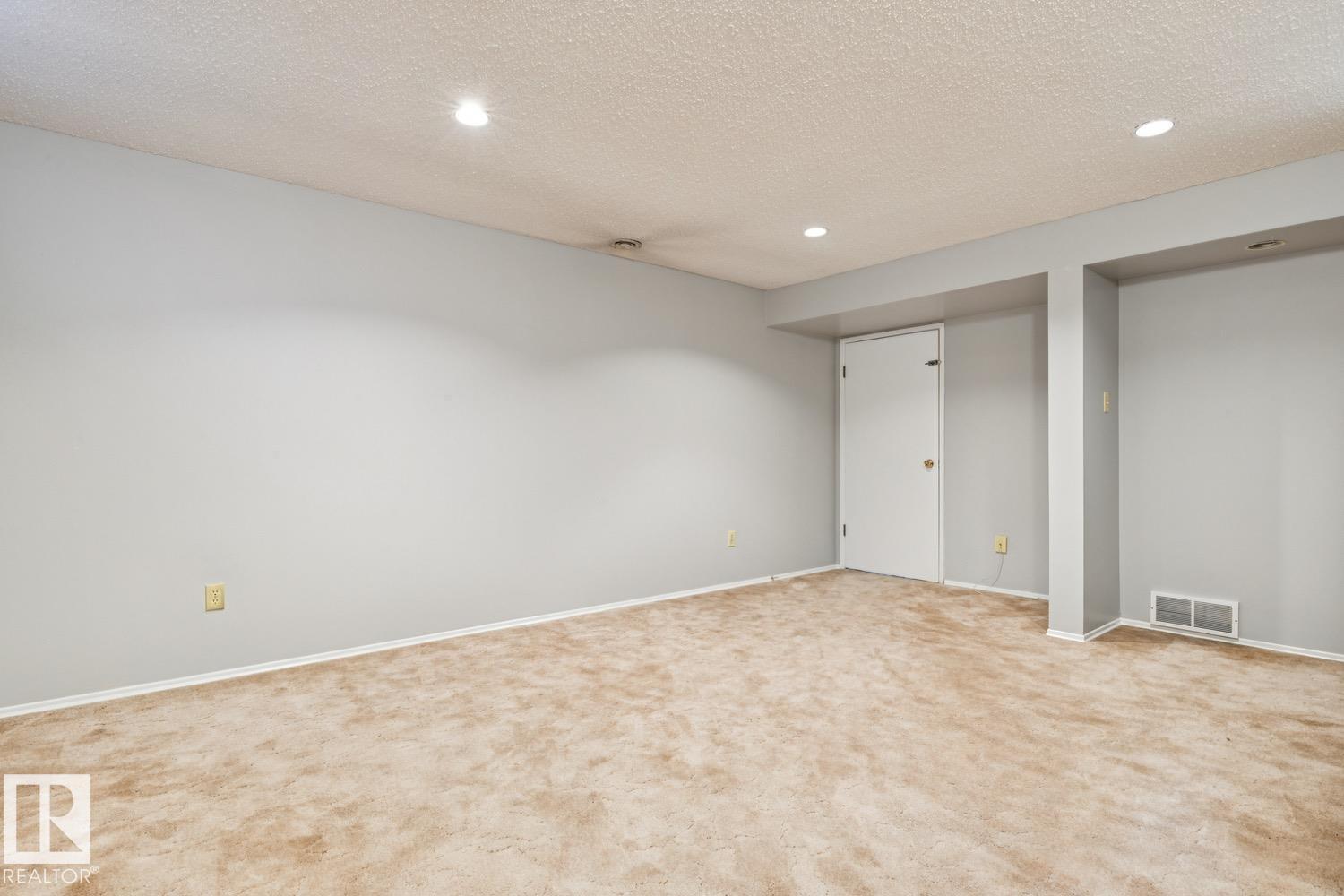 198 Tudor Ln NW, Edmonton, Alberta  T6J 3T5 - Photo 21 - E4501683