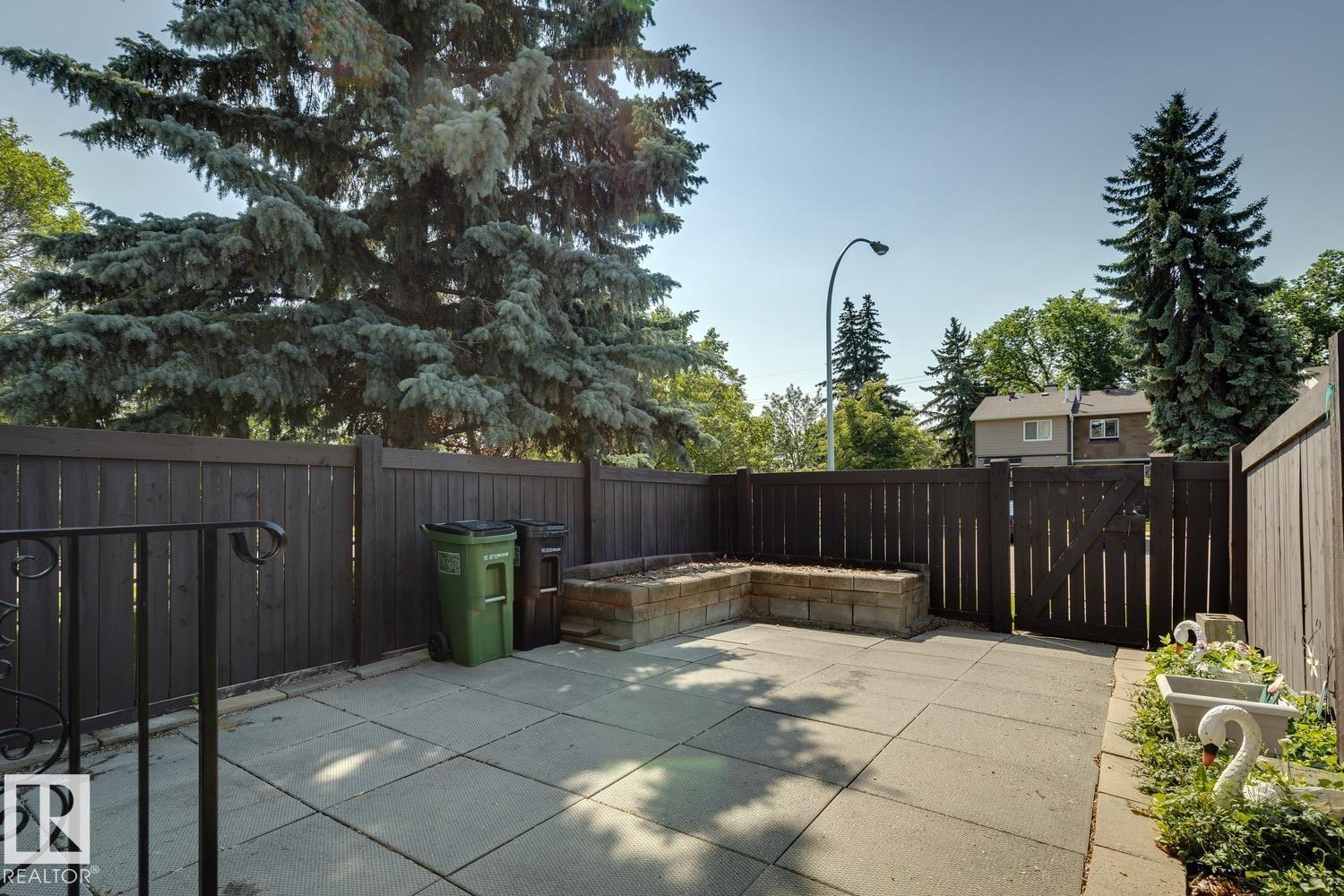 198 Tudor Ln NW, Edmonton, Alberta  T6J 3T5 - Photo 27 - E4501683