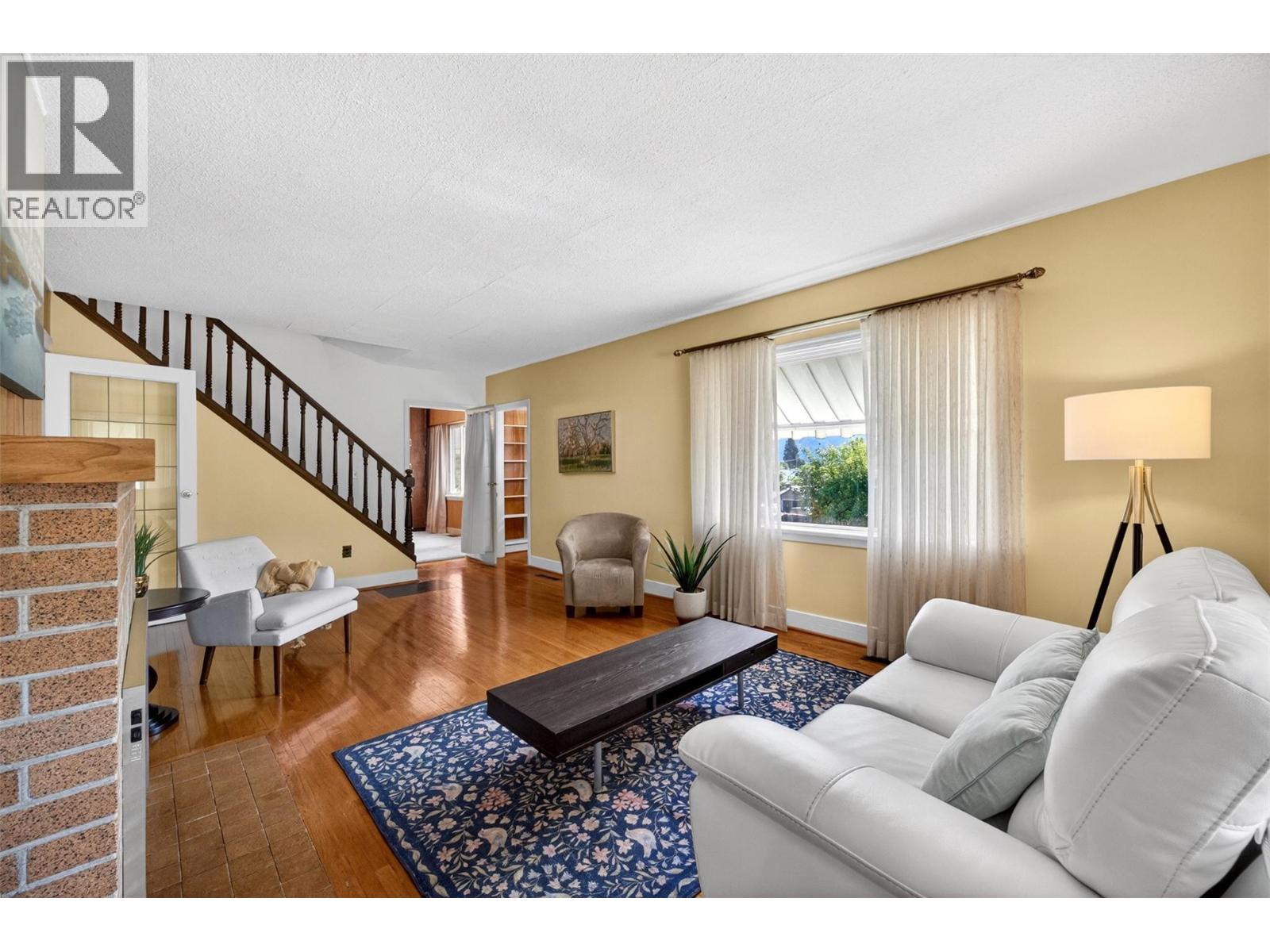 900 Sicamous Street, Enderby, British Columbia  V0E 1V0 - Photo 4 - 10389448